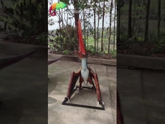 3D стекловолокно Реалистичный вид Динозавры боролись с статуей Птерозаврия на открытом воздухе